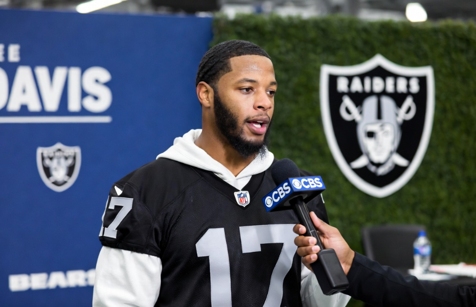 Davante Adams Takes a Swipe at the Bears: What Happened and What It Means